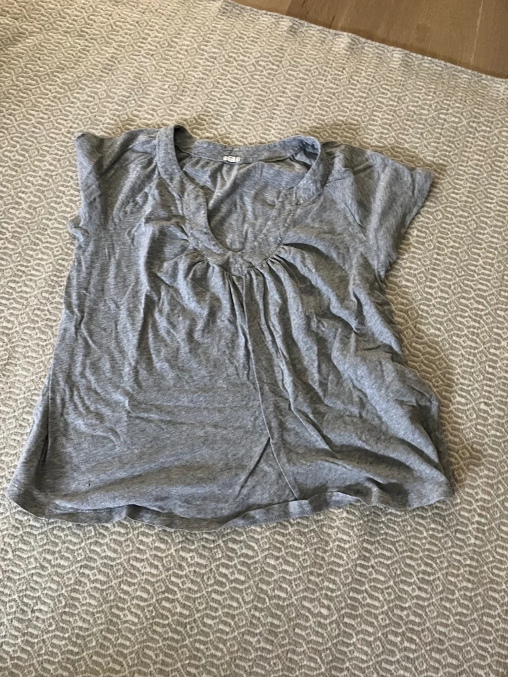 J. Crew Grey Heather U-neck V-Neck swingy Short Sleeve Tee